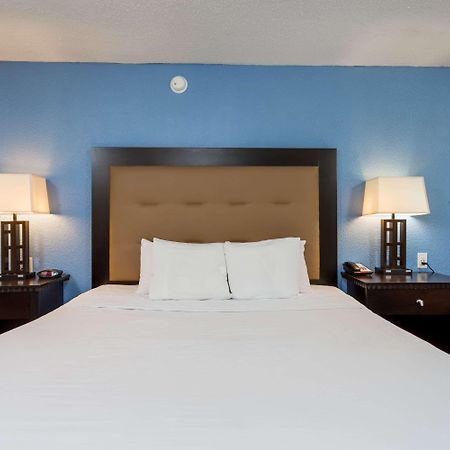Days Inn Salisbury Exterior photo