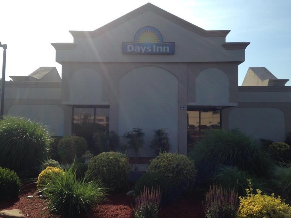 Days Inn Salisbury Exterior photo